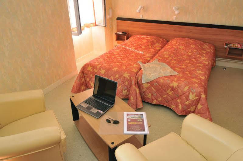 Logis Hotel Bellevue Bessines-sur-Gartempe Luaran gambar